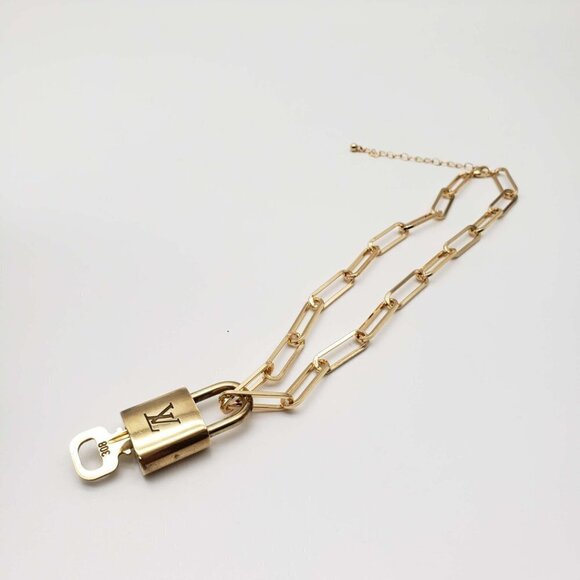 100% Auth Louis Vuitton Lock and Key Gold Color with Gold Plated Chain Necklace - Picture 3 of 8